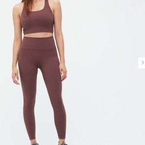 Uniqlo Maroon Airism Leggings and Cropped Tank Top Set in Maroon